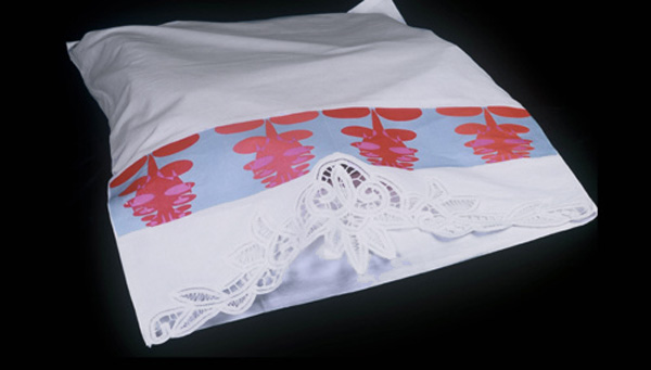 Camouflage Sweet Dream HotRed

cotton

standard size pillow case

$1250