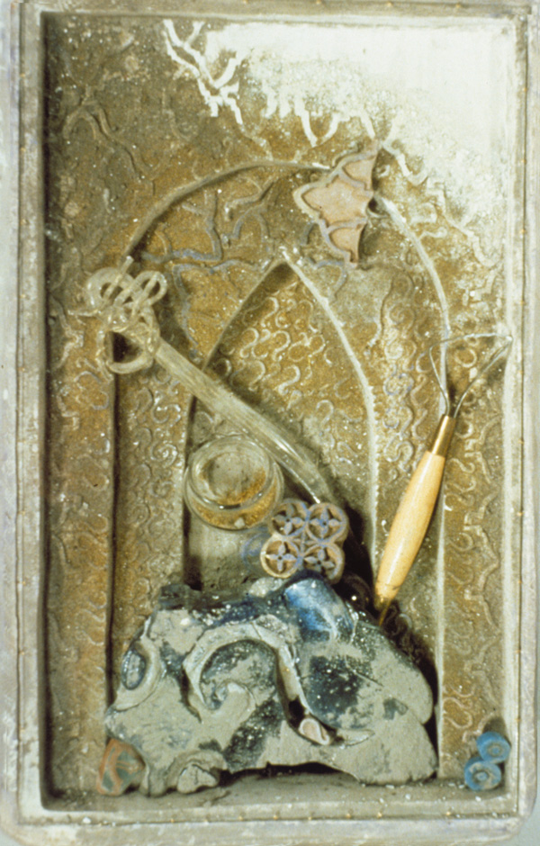 Bãb/Gateway

plaster, glass, mixed media

H. 30″ W. 18″  D. 5″

NFS